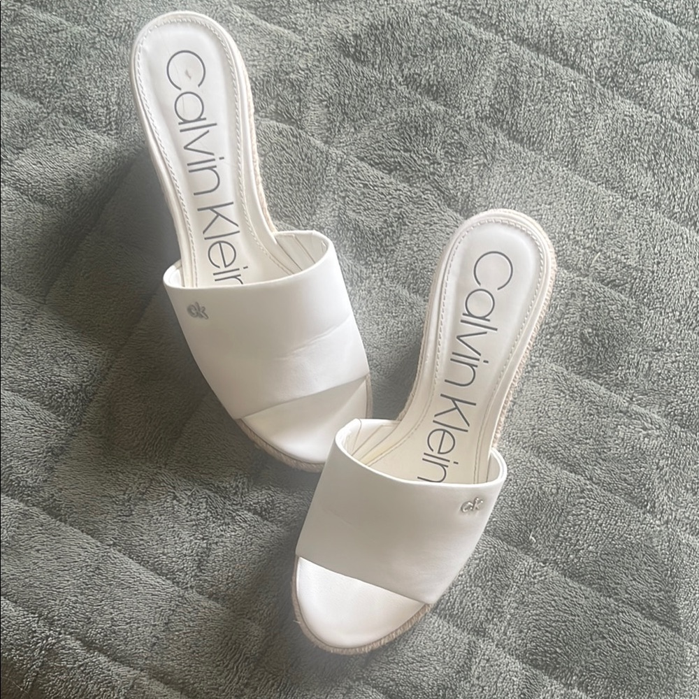 Calvin Klein Women's White Summer Natural Woven Block Sandals